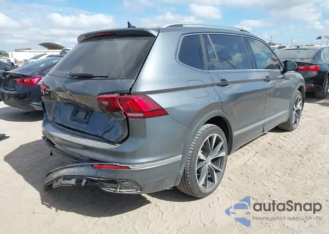 2022 Volkswagen Tiguan 2.0T Sel R-Line z USA, uszkodzony, nr VIN 3VV4B7AX1NM056132